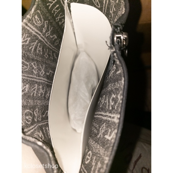 SOLD! Blowfish Womens Dundee Black Sport Suede 8 M - Picture 6 of 12